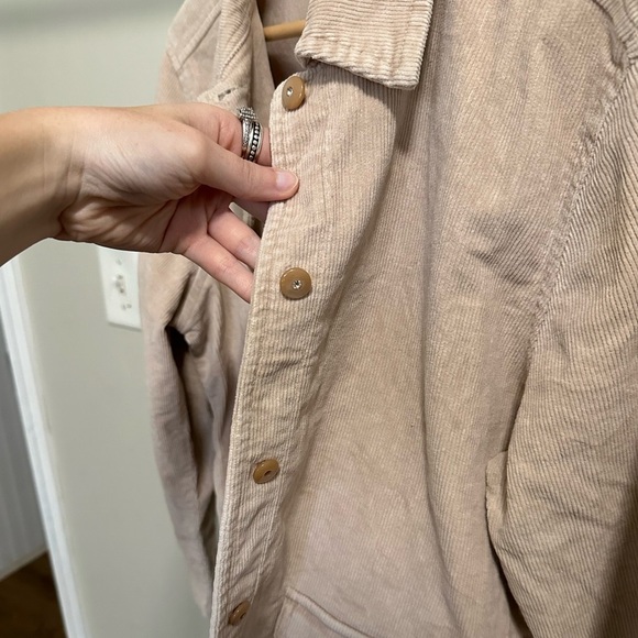 DressBarn Beige Corduroy Button Up Collared Shacket size medium - Picture 2 of 5